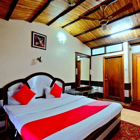 ماندي Oyo 26909 Hotel Paras المظهر الخارجي الصورة