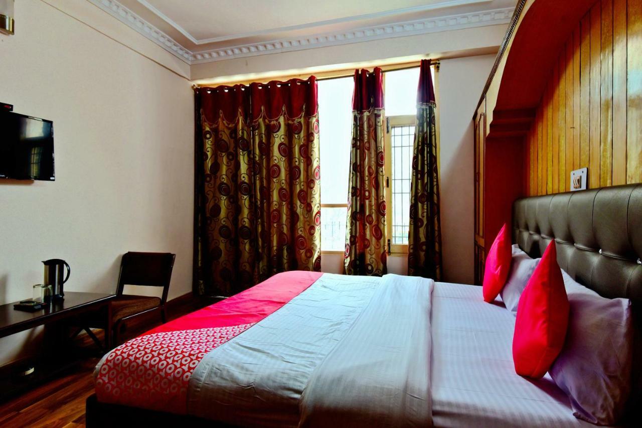 ماندي Oyo 26909 Hotel Paras المظهر الخارجي الصورة
